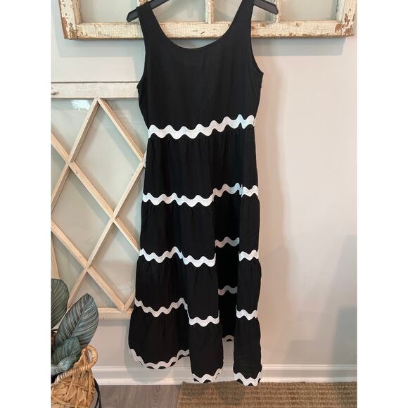 Pretty Garden size small black midi dress with white - Picture 2 of 5
